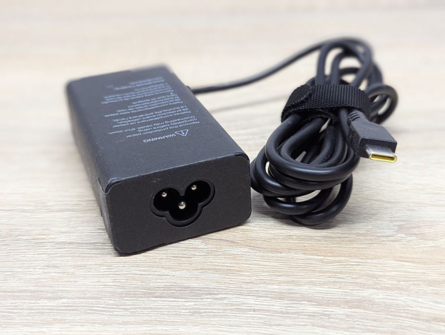 Б/В Універсальний блок живлення USB Type-C 65W
