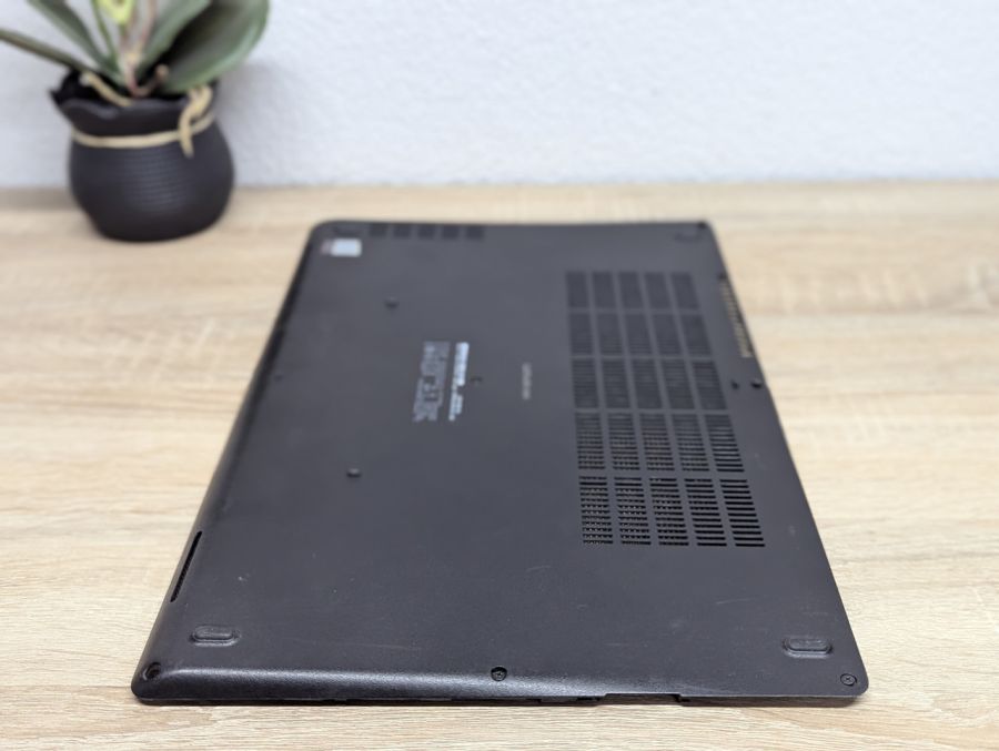 Б/В Нижній корпус для ноутбука Dell Latitude 5580,5590