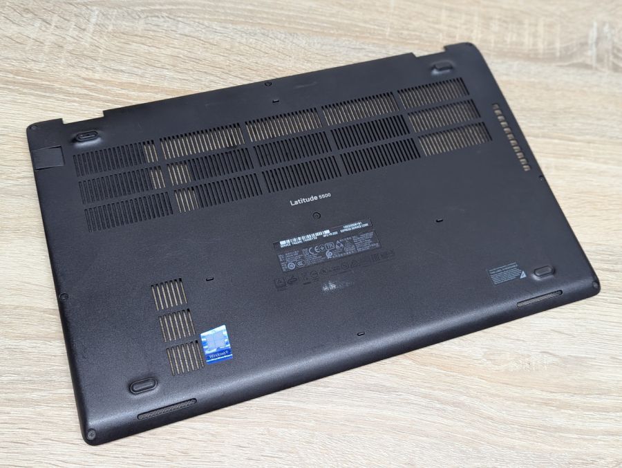 Б/В Нижня кришка корпусу ноутбука Dell Latitude 5500