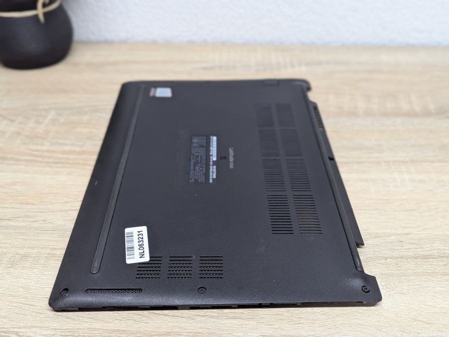 Б/В Нижня кришка корпусу для ультрабука Dell Latitude 5300