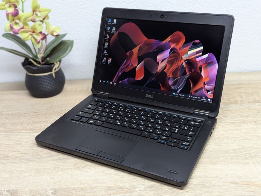 Ноутбук Б/В Dell Latitude E5250, Intel Core i5-5300U, DDR4 8 GB, SSD 128GB, 12.5" HD
