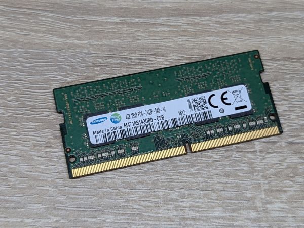 Б/В Оперативна пам'ять Samsung DDR4 4Gb 2133 МГц