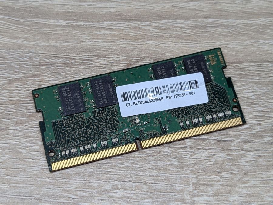 Б/В Оперативна пам'ять Samsung DDR4 4Gb 2133 МГц [ProductHub SKU Samsung4Gb2133]