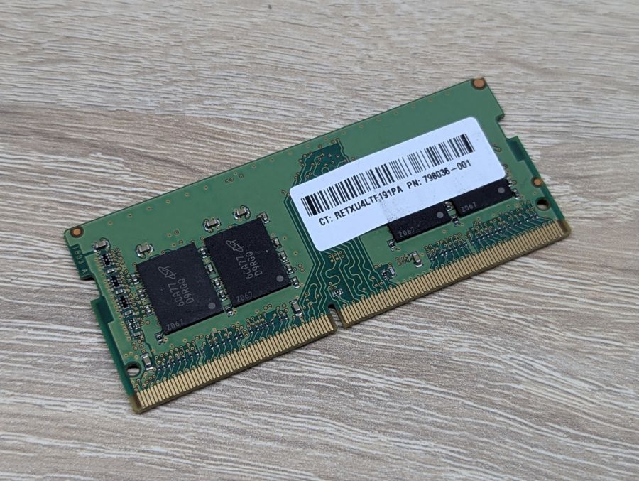 Б/В Оперативна память Micron 4GB DDR4 SO-DIMM 2133 МГц