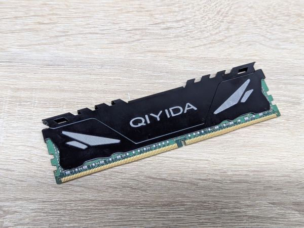 Б/В Cерверна оперативна пам'ять Qiyida DDR4 16Gb 3200 МГц RDIMM
