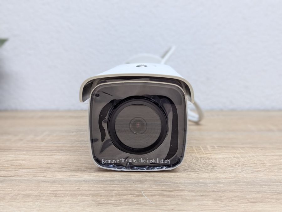 Б/В IP-камера Hikvision DS-2CD2T46G2-2I AcuSense з технологією DarkFighter