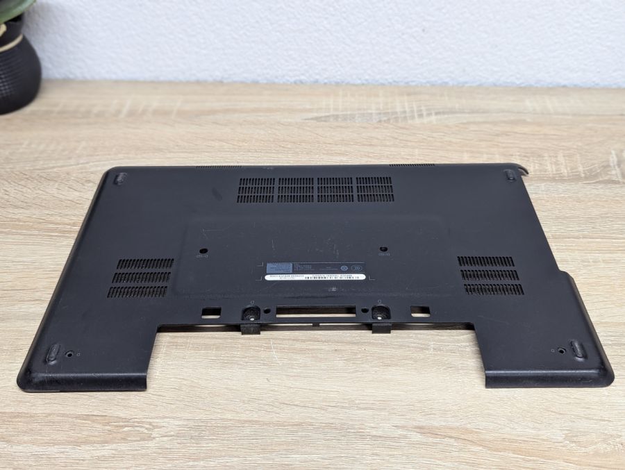 Б/В Нижня сервісна кришка для ноутбука Dell Latitude E5540