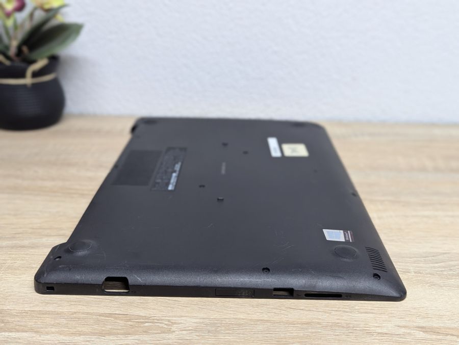 Б/В Піддон для ноутбука Dell Latitude 3590