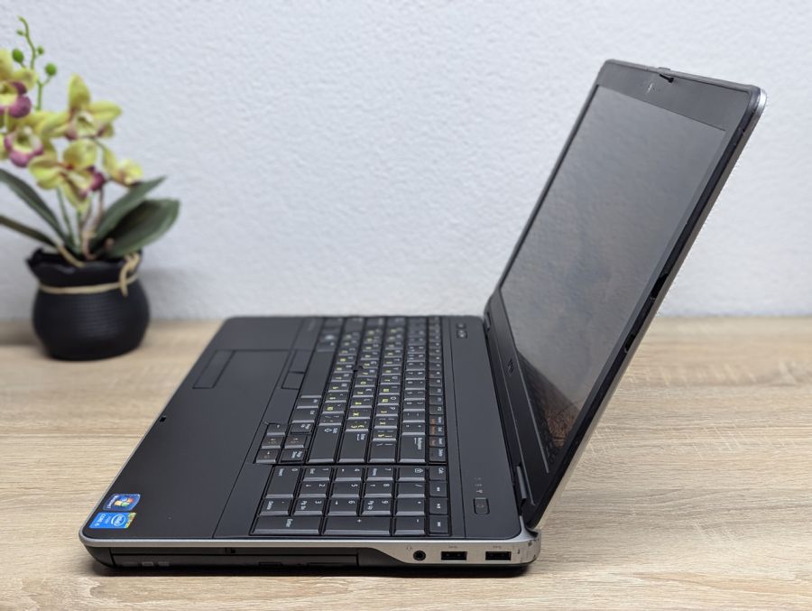 Ноутбук Б/В Dell Latitude E6540, Intel Core i5-4310M, DDR3 8 GB, SSD 256GB, 15.6" Full HD