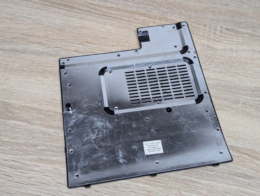 Б/В Нижня кришка корпусу для ноутбука Fujitsu-Siemens Amilo A1655 / A1655G [ProductHub SKU XPNO161A02]