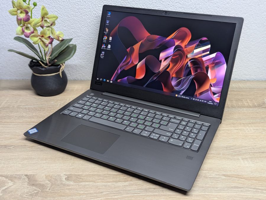 Ноутбук Б/В Lenovo V330-15IKB, Intel Core i3-7130U, DDR4 8 GB, SSD 128GB, 15.6" Full HD