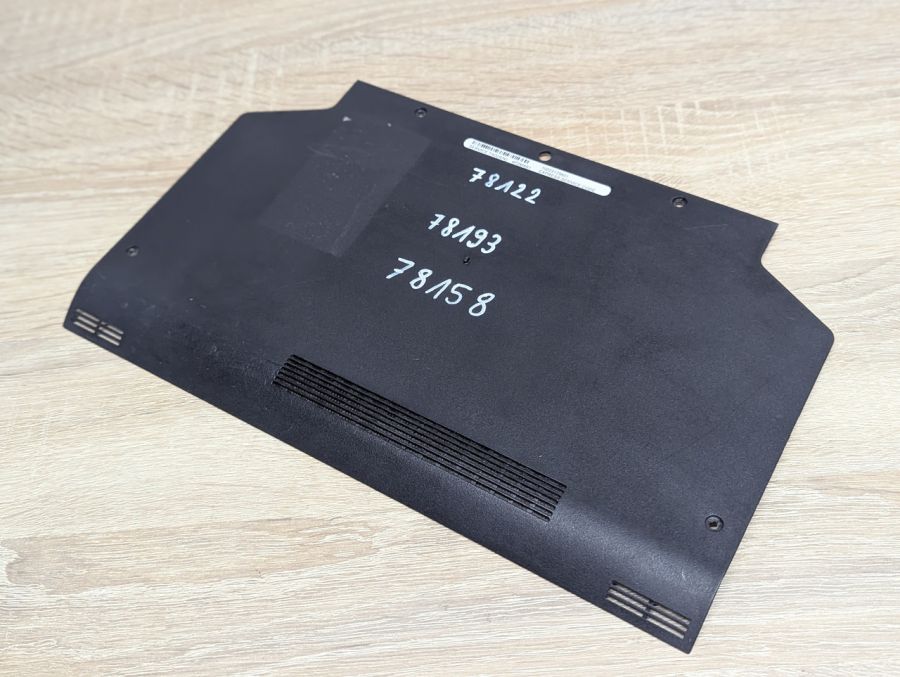 Б/В Сервісна кришка для ноутбука Dell Latitude E5520 [ProductHub SKU 1A22J1Y00]