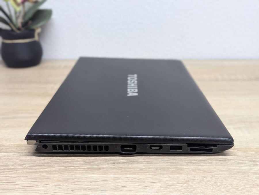 Б/В Комлект корпусу для ноутбука Toshiba Tecra R950 (кришка матриці та піддон)