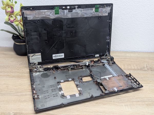 Б/В Комлект корпусу для ноутбука Toshiba Tecra R950 (кришка матриці та піддон)