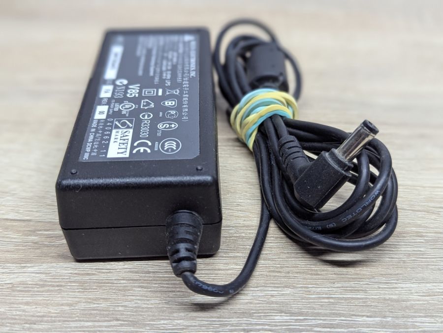 Б/В Блок живлення Delta SADP-65KB A,65W,19V,3.42A,5.5 х 1.7 мм