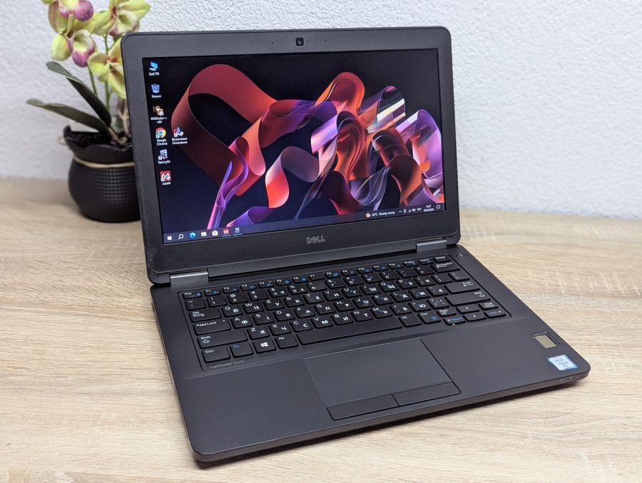 Ноутбук Б/В Dell Latitude E5270, Intel Core i5-6300U, DDR4 8 GB, SSD 256GB, 12" HD [ProductHub SKU Dell636]