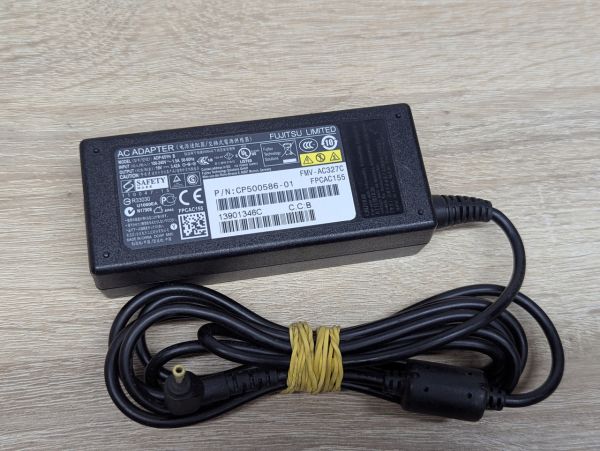 Б/В Блок живлення Fujitsu ADP-65YH B, 65W,19V,3.42A,3.5 x 1.35 мм