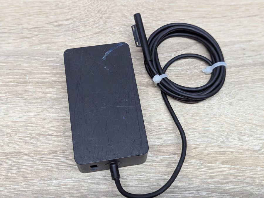Б/В Блок живлення Microsoft Surface 1706,65W,15V,4A,Surface Connect