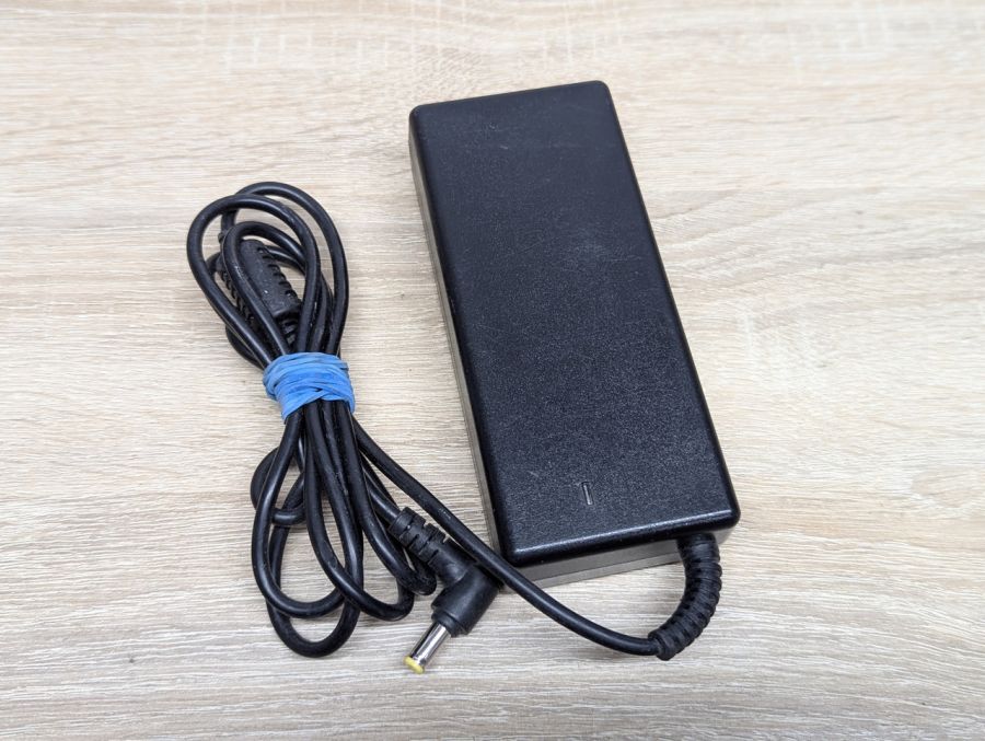 Б/В Блок живлення Qoltec 50087,90W,19V,4.74A,5.5 x 1.7 мм
