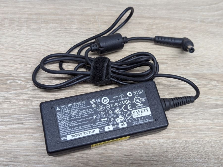 Б/В Блок живлення Delta Electronics ADP-30JH B,30W,19V,1.58A, 5.5 x 1.7 мм [ProductHub SKU ADP-30JH]