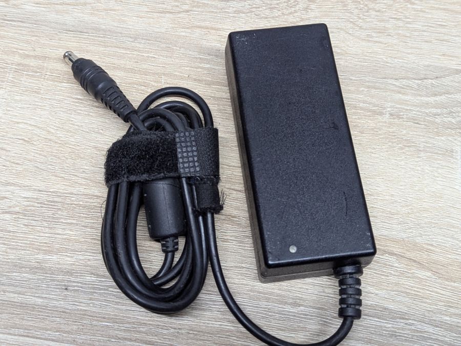 Б/В Блок живлення Delta Electronics ADP-60ZH D,60W,19 V,3.16 A, 5.5 x 3.0 мм