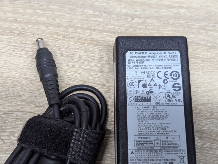 Б/В Блок живлення Delta Electronics ADP-60ZH D,60W,19 V,3.16 A, 5.5 x 3.0 мм
