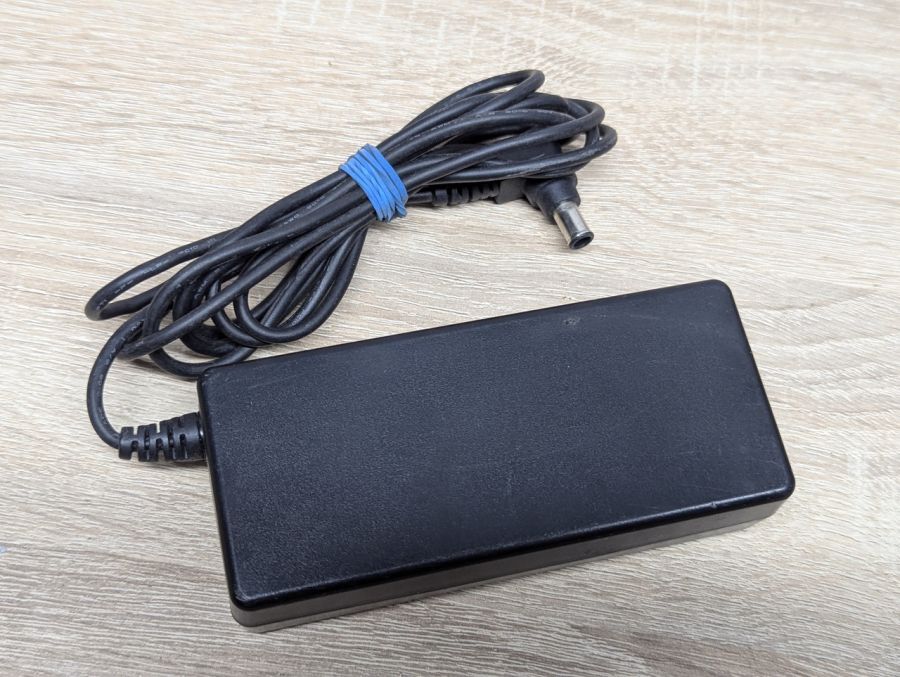 Б/В Блок живлення Fujitsu SEC80N2,60W,16 V, 3.75 A,6.0 x 4.4 мм