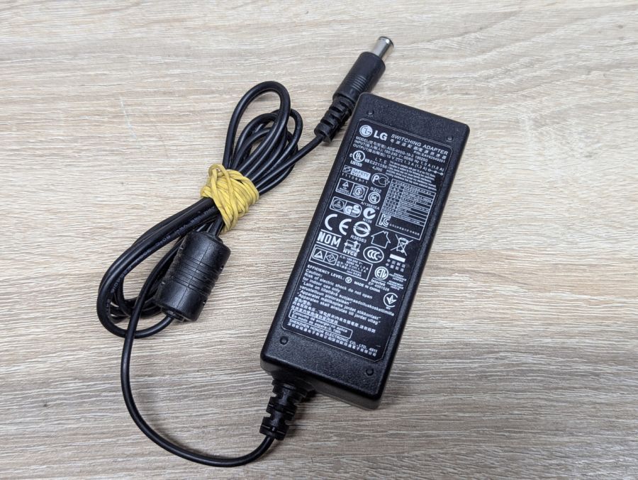 Б/В Блок живлення LG ADS-40SG-19-3,25W,19V,1.3A,6.5 x 4.4 мм