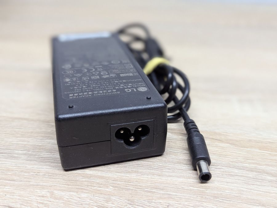 Б/В Блок живлення LG ADS-110CL-19-3,110W,19 V,5.79 A,6.5 x 4.4 мм