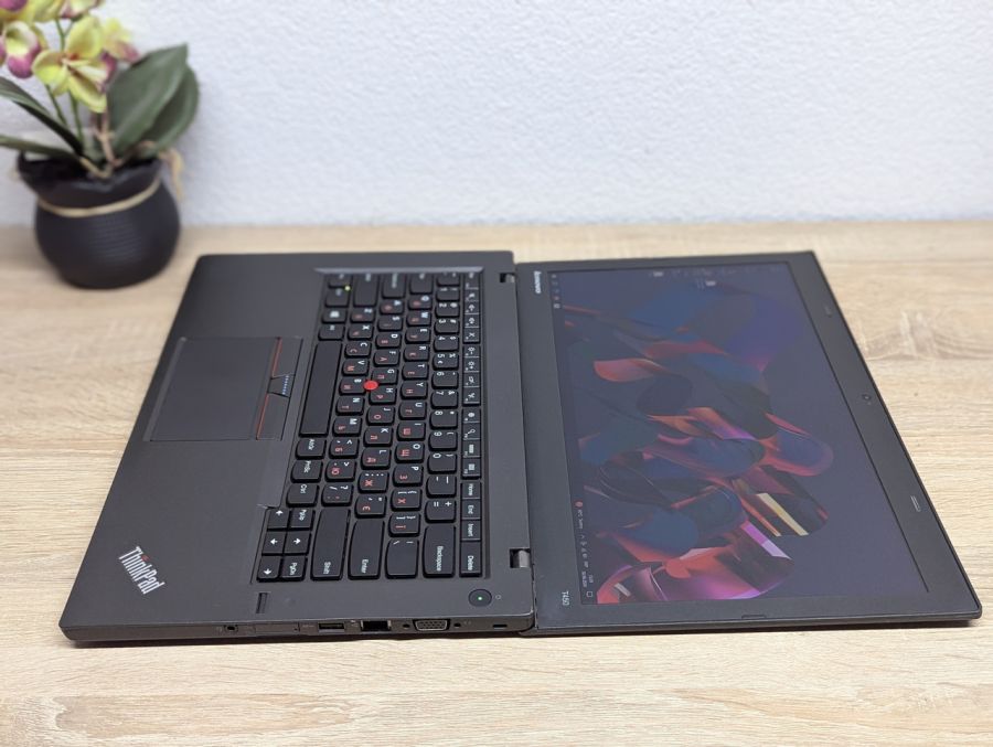 Ноутбук Б/В Lenovo ThinkPad T450, Intel Core i5-5300U, DDR3 8 GB, SSD 120GB, 14" HD