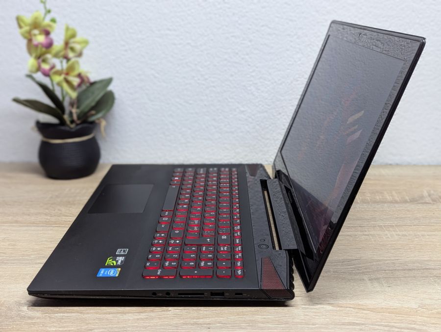 Ноутбук Б/В Lenovo IdeaPad Y50-70, Intel Core i5-4210H, DDR3 16 GB, SSD 256GB, NVIDIA GeForce GTX 960M 2Gb, 15.6" Full HD