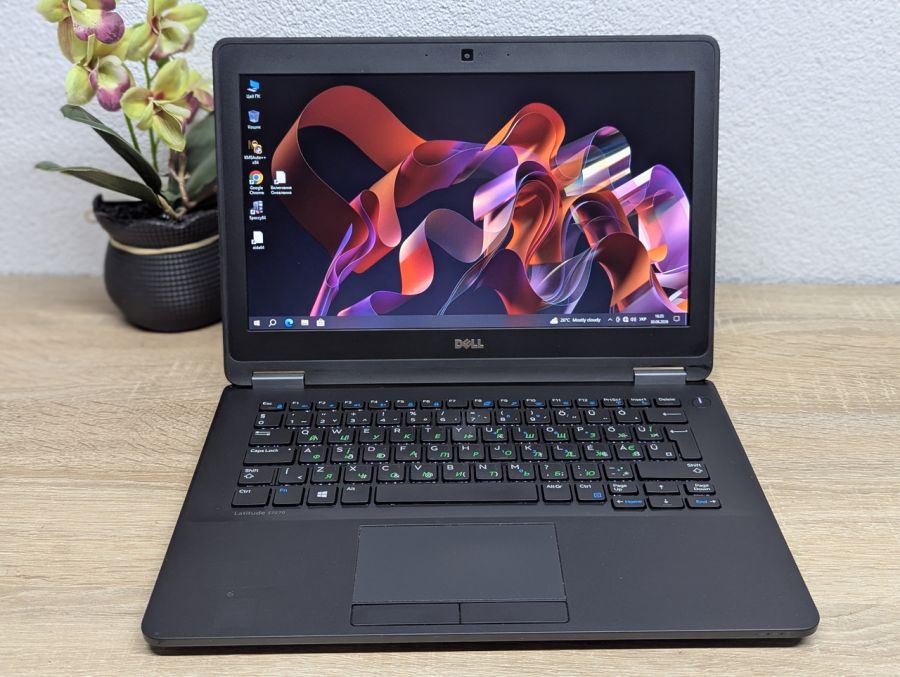Ноутбук Б/В Dell Latitude E7270, Intel Core i5-6300U, DDR4 8 GB, SSD 256GB, 12" HD