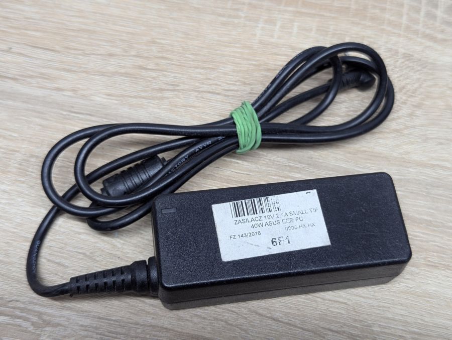 Б/В Блок живлення 40W 19V 2.1A 3.0 х 1.1 мм