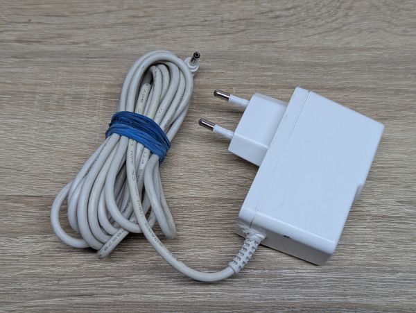 Б/В Блок живлення AXIS SA-A138LE,7.5W,5V,1.5A,3.5 мм х 1.35 мм