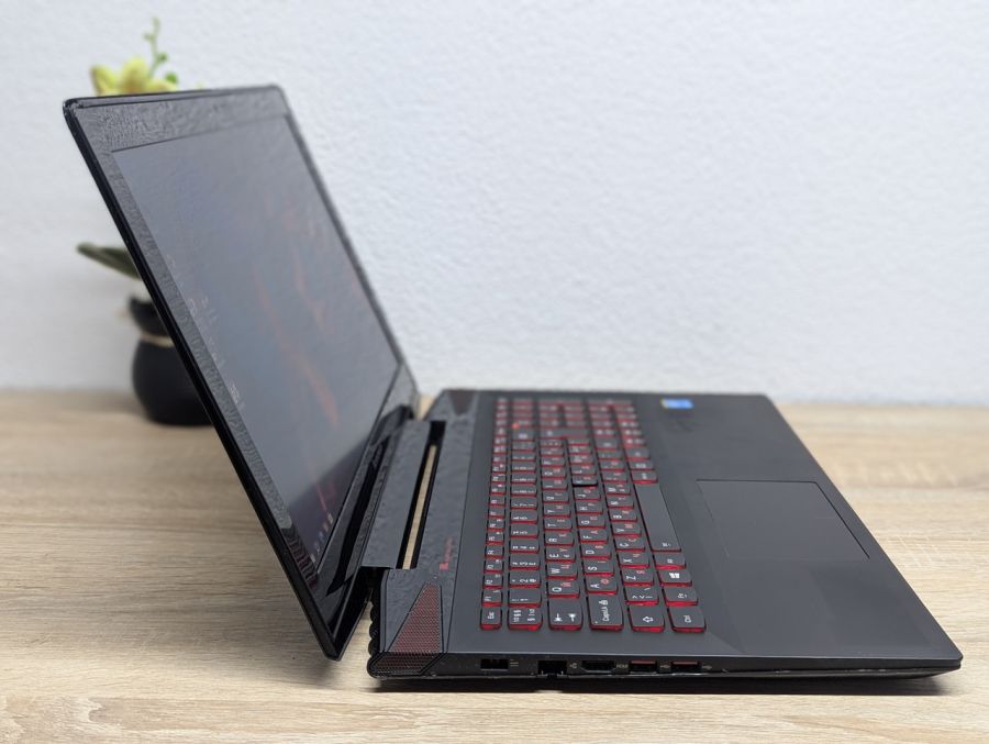 Ноутбук Б/В Lenovo IdeaPad Y50-70, Intel Core i7-4710HQ, DDR3 16 GB, SSD 256GB, NVIDIA GeForce GTX 860M 4Gb, 15.6" Full HD [ProductHub SKU L617]