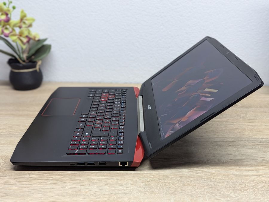 Ноутбук Б/В Acer Aspire VX5-591G, Intel Core i5-7300HQ, DDR4 16 GB, SSD 256GB + SSD 1TB, GTX 1050 4Gb, 15.6" Full HD