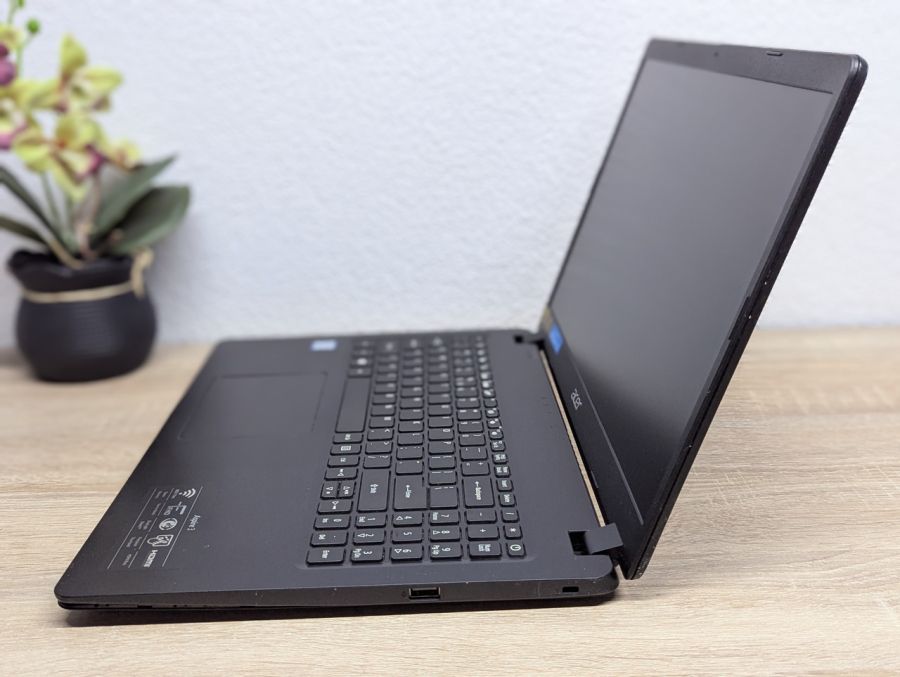 Б/В Ноутбук Acer Aspire 3 під розбір або відновлення [ProductHub SKU Acer192]