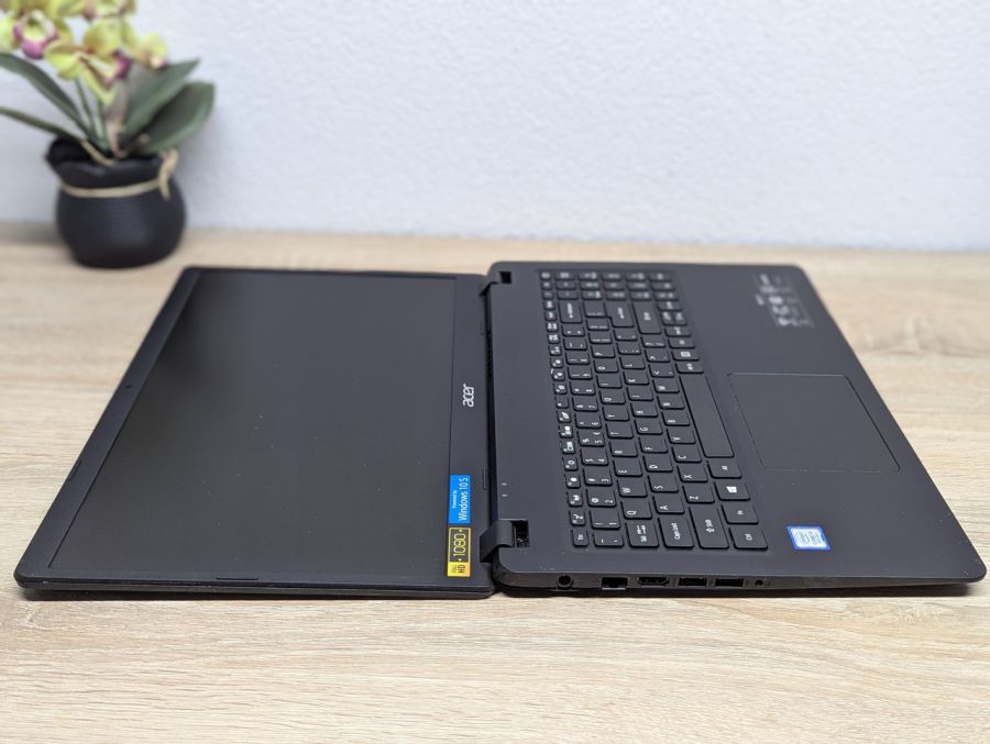 Б/В Ноутбук Acer Aspire 3 під розбір або відновлення [ProductHub SKU Acer192]