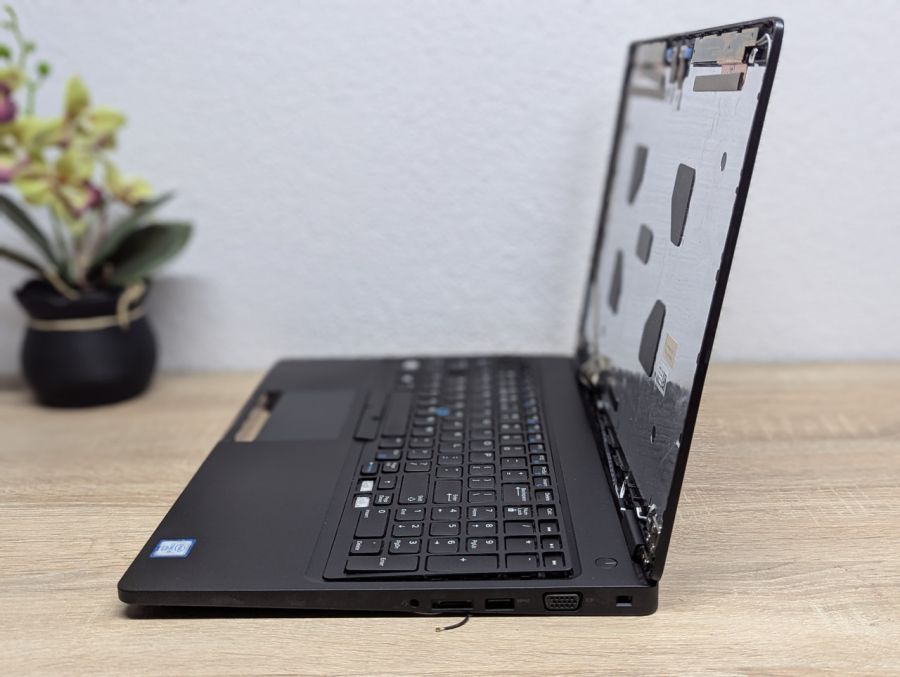 Б/В Ноутбук Dell Latitude 5580 під розбір або відновлення [ProductHub SKU Dell651]