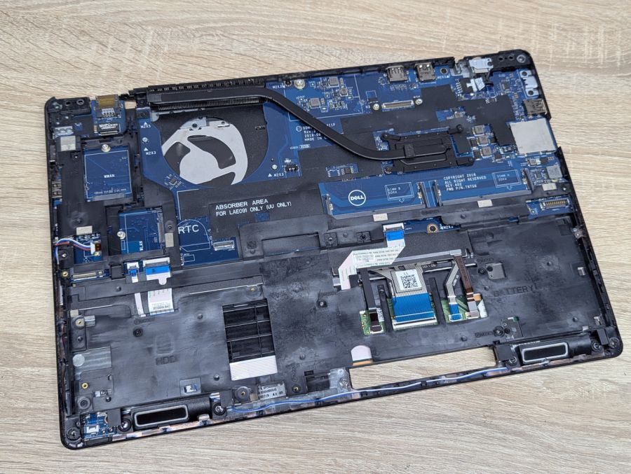 Б/В Топкейс+материнська плата i5-8Gen для ноутбука Dell Latitude 5590