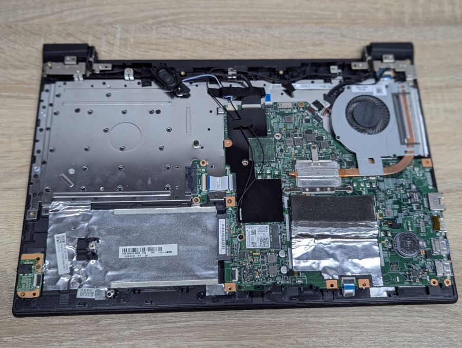 Б/В Ноутбук Lenovo V110-15ISK на розбір або відновлення