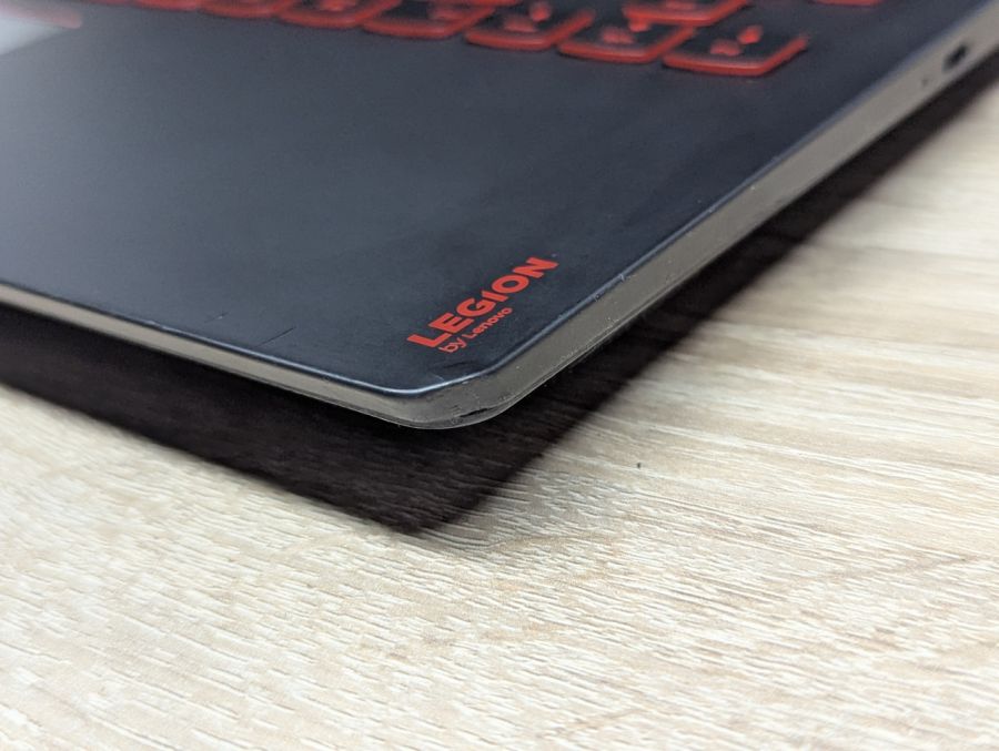 Ноутбук Б/В Lenovo Legion Y520-15IKBN, Intel Core i5-7300HQ, DDR4 16 GB, SSD 256GB, NVIDIA GeForce GTX 1060 3Gb, 15.6" Full HD