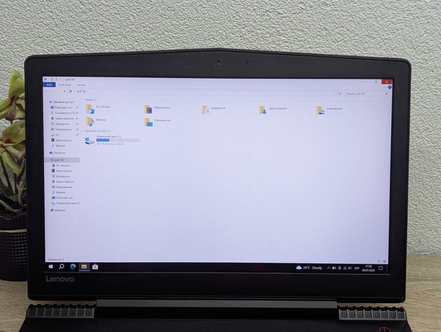 Ноутбук Б/В Lenovo Legion Y520-15IKBN, Intel Core i5-7300HQ, DDR4 16 GB, SSD 256GB, NVIDIA GeForce GTX 1060 3Gb, 15.6" Full HD