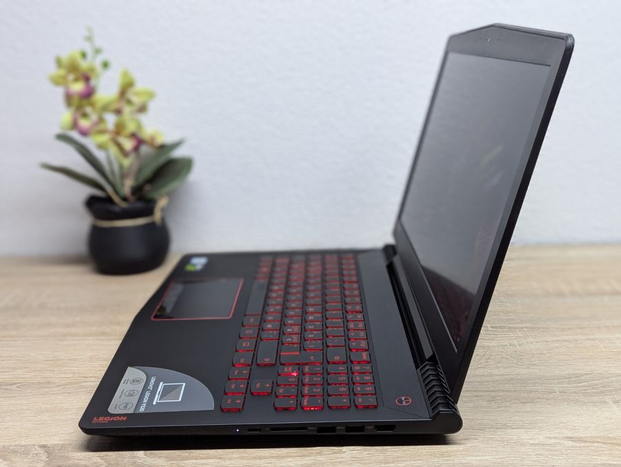 Ноутбук Б/В Lenovo Legion Y520-15IKBN, Intel Core i5-7300HQ, DDR4 16 GB, SSD 512GB, NVIDIA GeForce GTX 1050, 15.6" Full HD [ProductHub SKU L626]