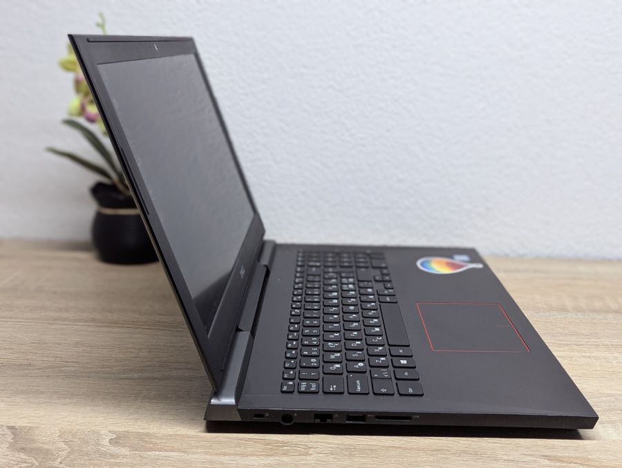 Ноутбук Б/В Dell Inspiron 7577, Intel Core i7-7700HQ, DDR4 16 GB, SSD 256GB + HDD 500GB, GTX 1050 4Gb, Full HD [ProductHub SKU Dell660]