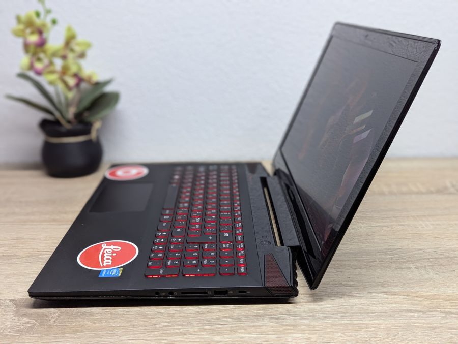 Ноутбук Б/В Lenovo IdeaPad Y50-70, Intel Core i7-4720HQ, DDR3 16 GB, SSD 256GB, NVIDIA GeForce GTX 960M 4Gb, 15.6" Full HD