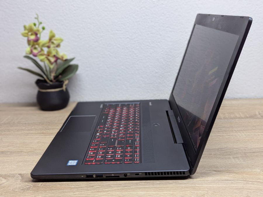 Ноутбук Б/В MSI MS-1776, Intel Core i7-6700HQ, DDR4 16 GB, SSD 256GB + HDD 500GB, NVIDIA GeForce GTX 965M 2Gb, Full HD