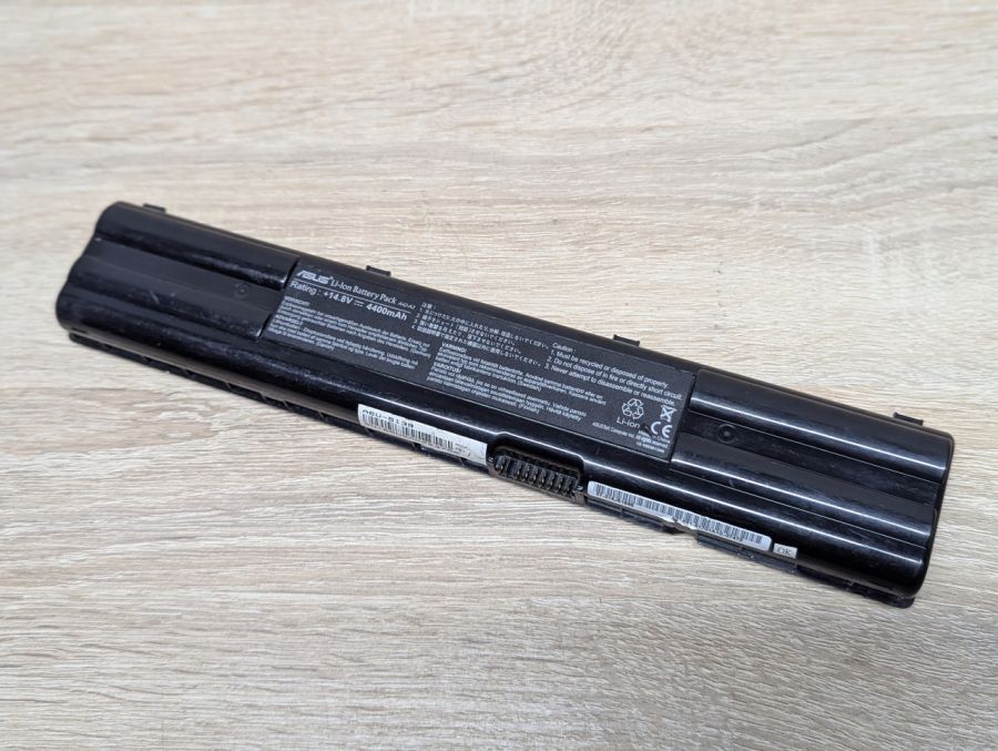 Б/В Оригінальна акумуляторна батарея Asus A42-A3