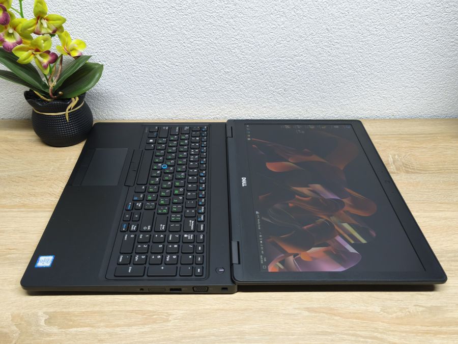 Ноутбук Б/В Dell Latitude 5580, Intel Core i5-6300U, DDR4 8 GB, SSD 128GB, 15.6" Full HD