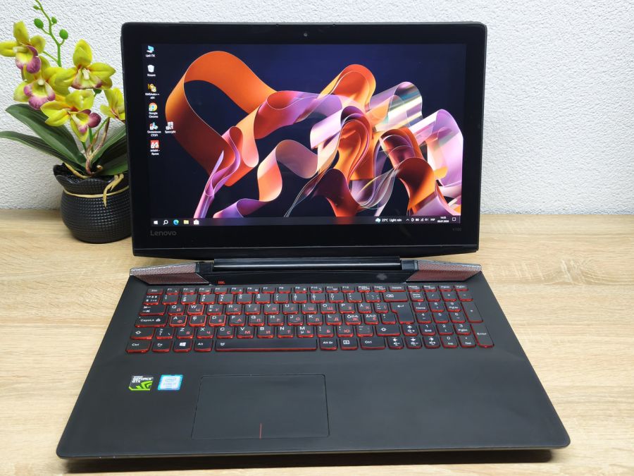 Ноутбук Б/В Lenovo IdeaPad Y700, Intel Core i7-6700HQ, DDR4 16 GB, SSD 256GB + HDD 500GB, GeForce GTX 960M 4Gb, 15.6" Full HD